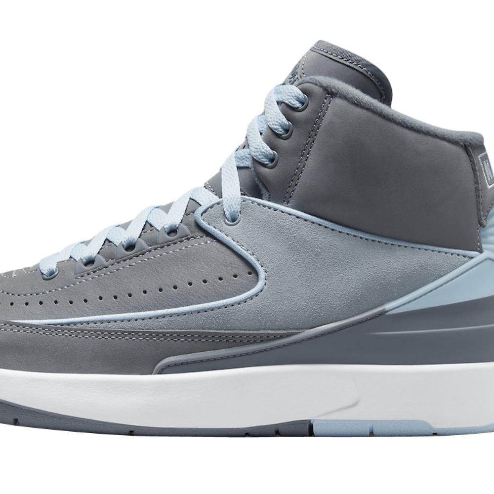 MINT CONDITION WOMENS AIR JORDAN 2 RETRO COOL GREY HIGHTOPS
